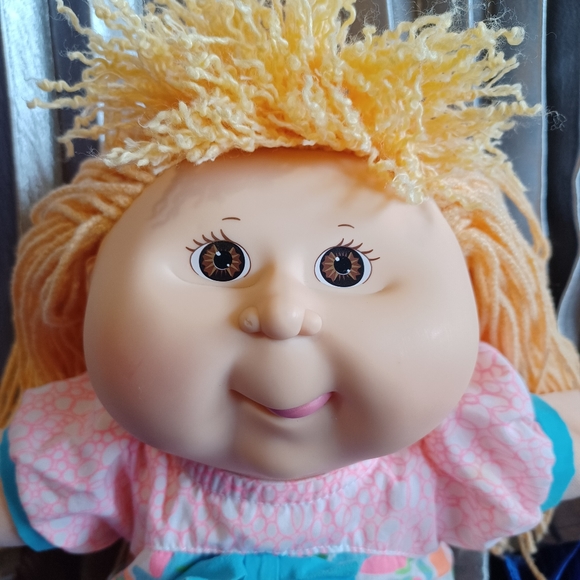 First edition Cabbage patch doll 1990 - Picture 4 of 16